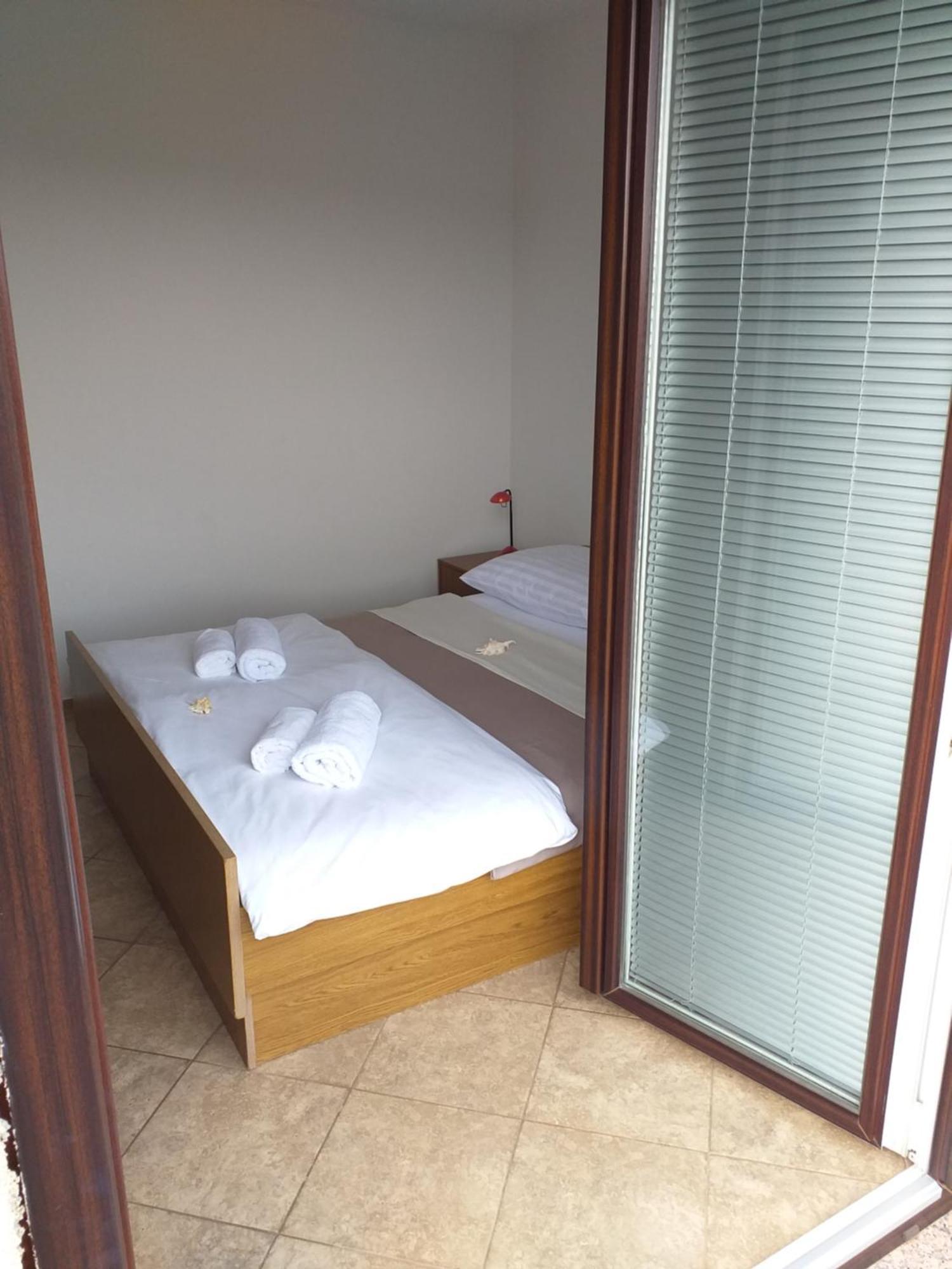 Apartments I-P Malinska Ngoại thất bức ảnh