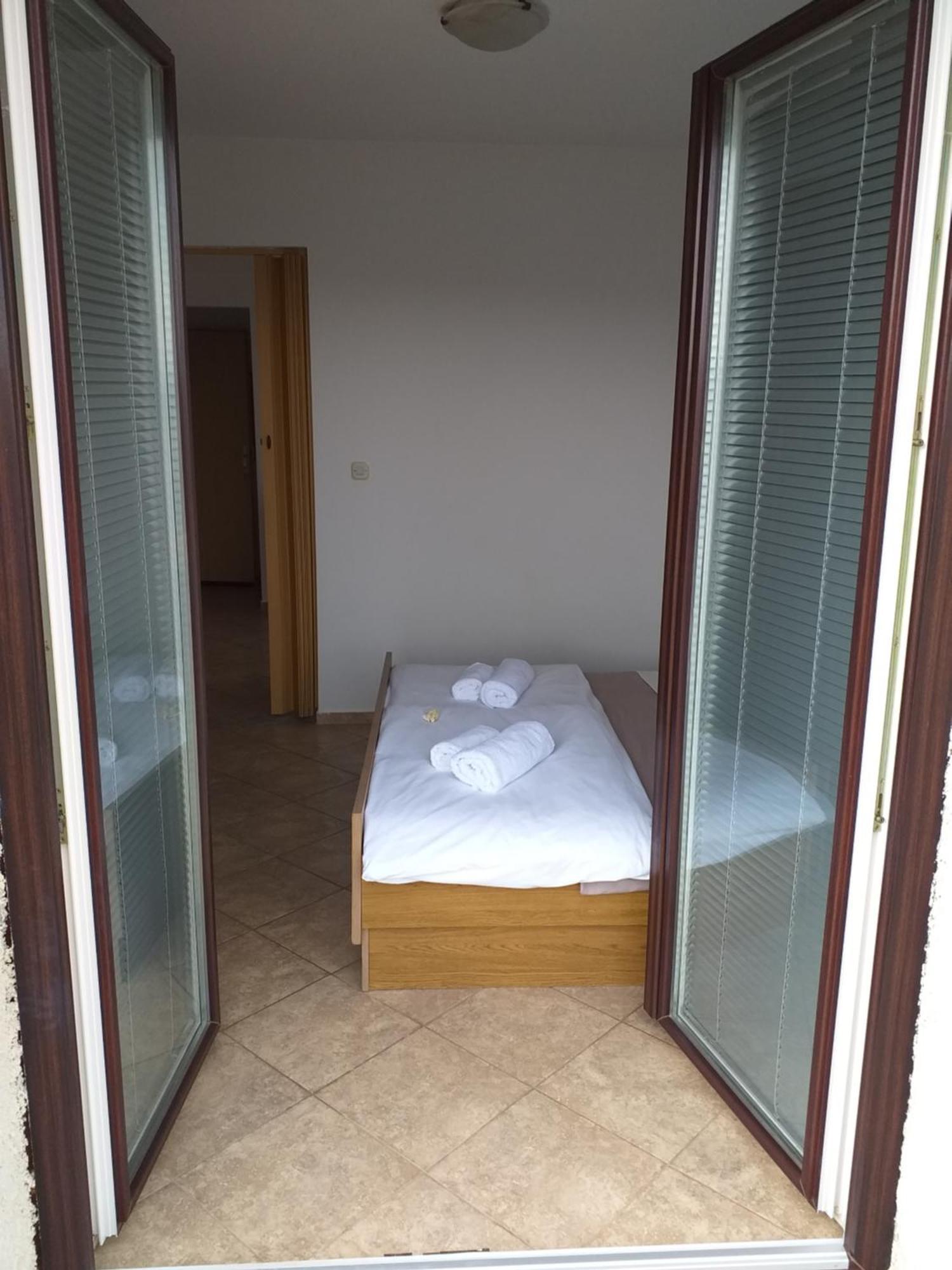 Apartments I-P Malinska Ngoại thất bức ảnh